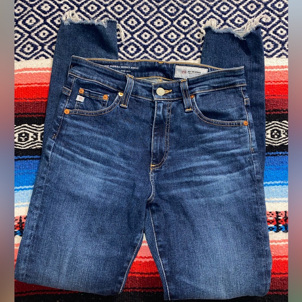 AG the Farrah Skinny Ankle size 26R